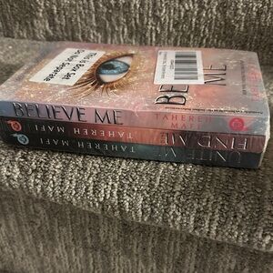 Tahereh Mafi Book Set novella of believe me, untie me and find me. 3 books new